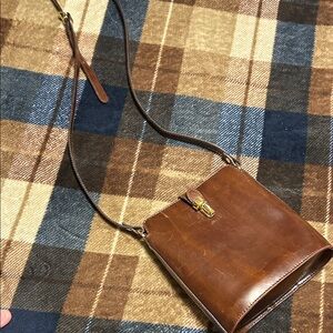 Elegant Tan Leather Crossbody Bag